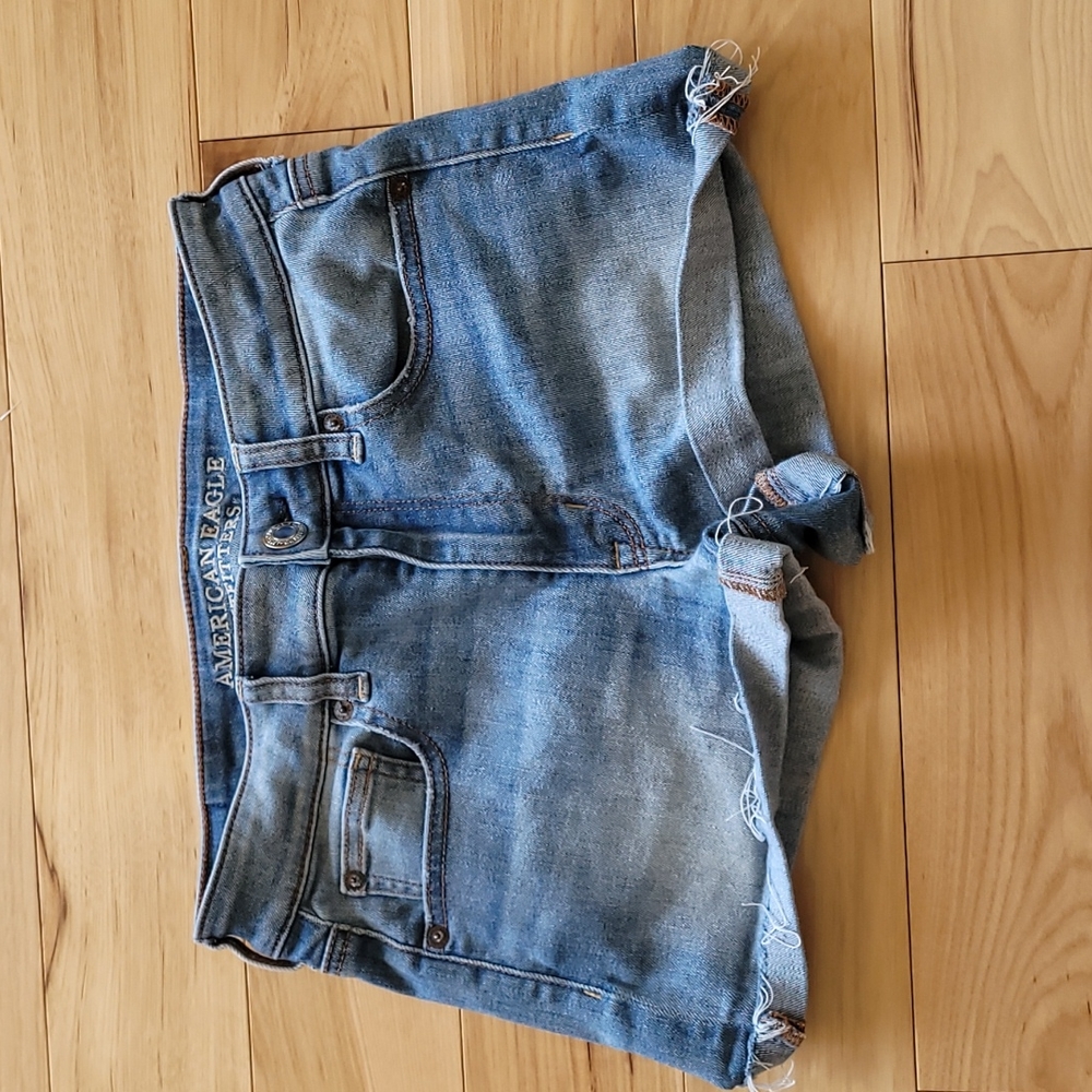 American Eagle Outfitters Women's 6 Super Stretch Hi Rise Shortie Jean Shorts